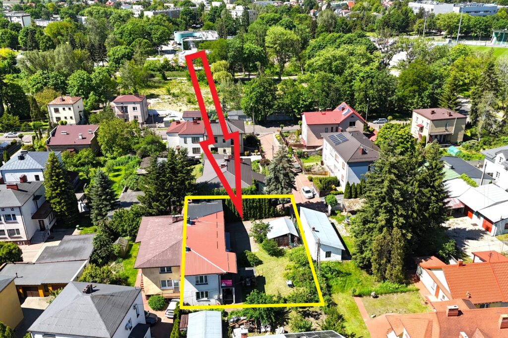 Dom z 3 niezależnymi mieszkaniami- centrum miasta - zdjęcie 2