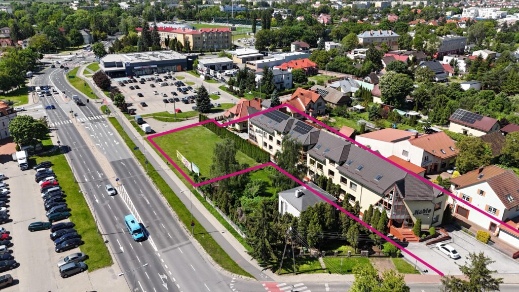 Budynek w centrum Białej Podlaskiej 4 kondygnacje - zdjęcie 1