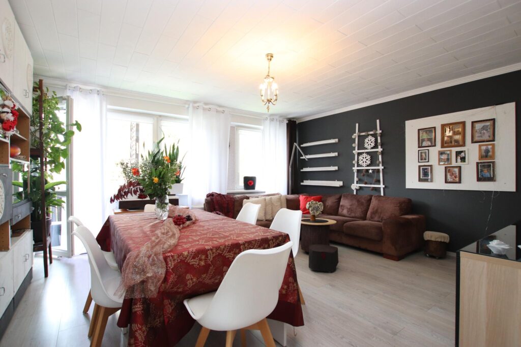 Mieszkanie 3 pokoje Koło, balkon, 1 piętro - zdjęcie 1
