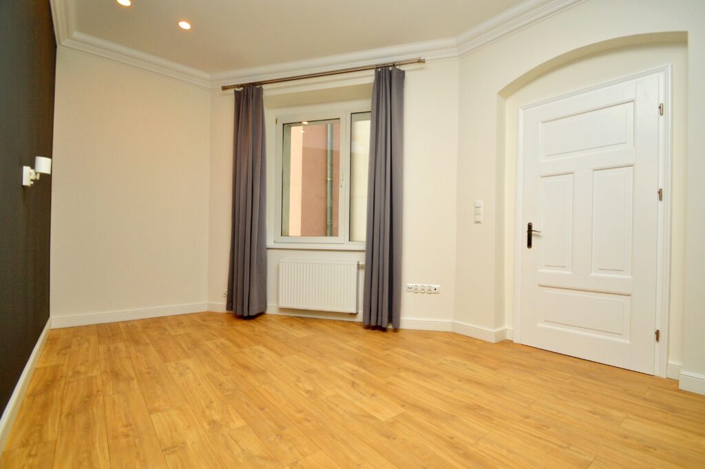 2 pokojowe mieszkanie/centrum/po remoncie/parking - zdjęcie 3