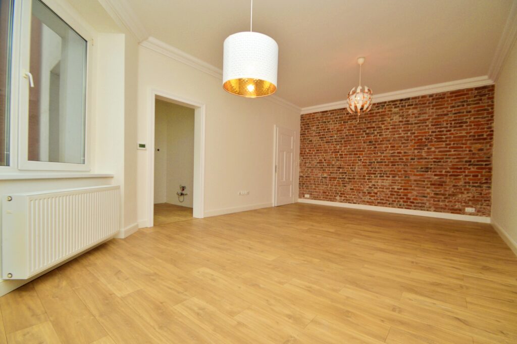 2 pokojowe mieszkanie/centrum/po remoncie/parking - zdjęcie 1