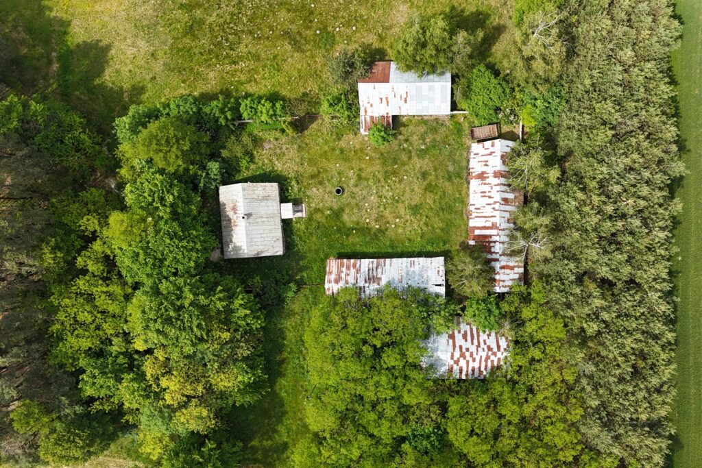 Urokliwe siedlisko w pobliżu rzeki Liwiec - zdjęcie 5