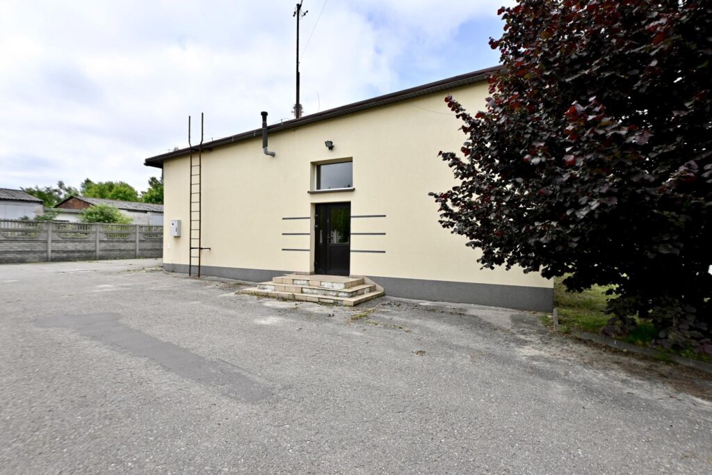 Lokal 168 m² z ogrodzonym terenem – Koniecpol - zdjęcie 6