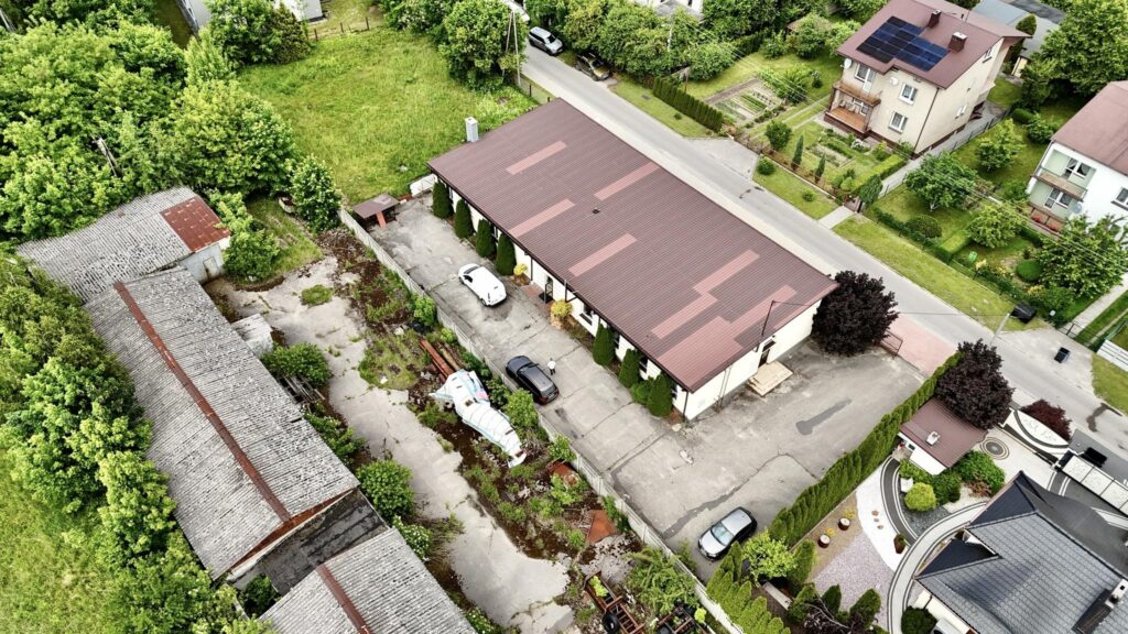 Lokal 168 m² z ogrodzonym terenem – Koniecpol - zdjęcie 1