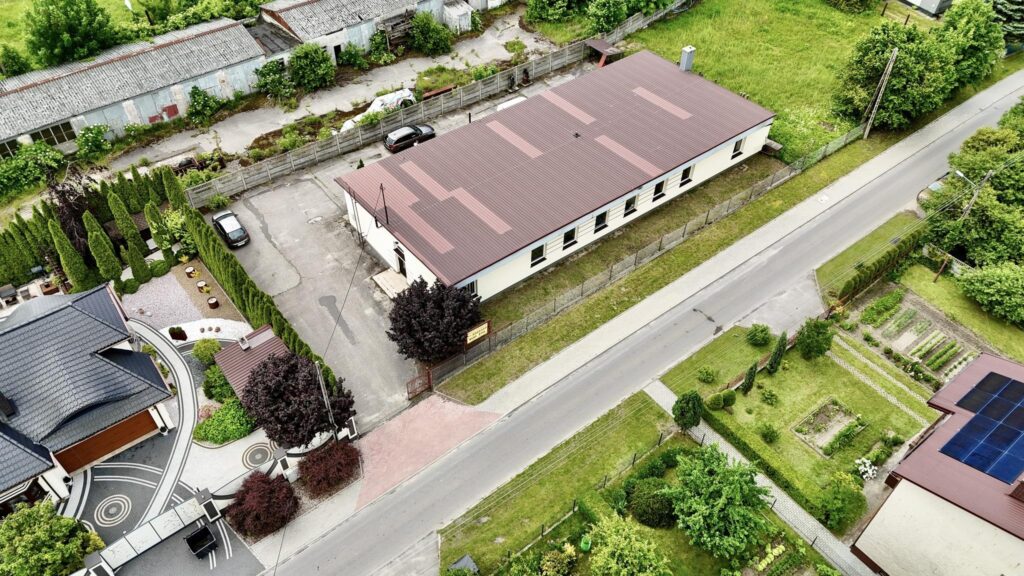 Lokal 168 m² z ogrodzonym terenem – Koniecpol - zdjęcie 2