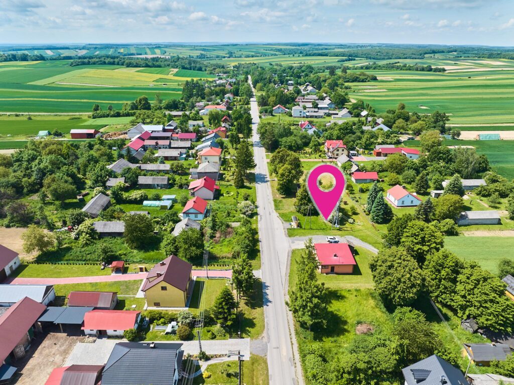 Sklep spożywczy przy głównej drodze w Rozkoszówce. - zdjęcie 13