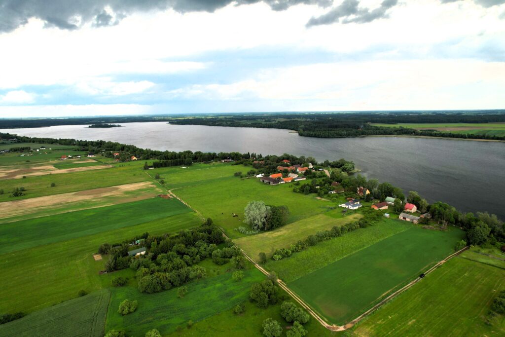 Na sprzedaż działka z widokiem na jezioro - zdjęcie 2