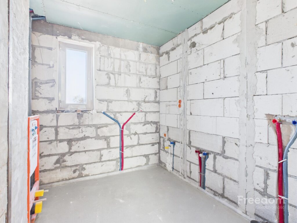 Dom wolnostojący z działką 2214 m2 - zdjęcie 18