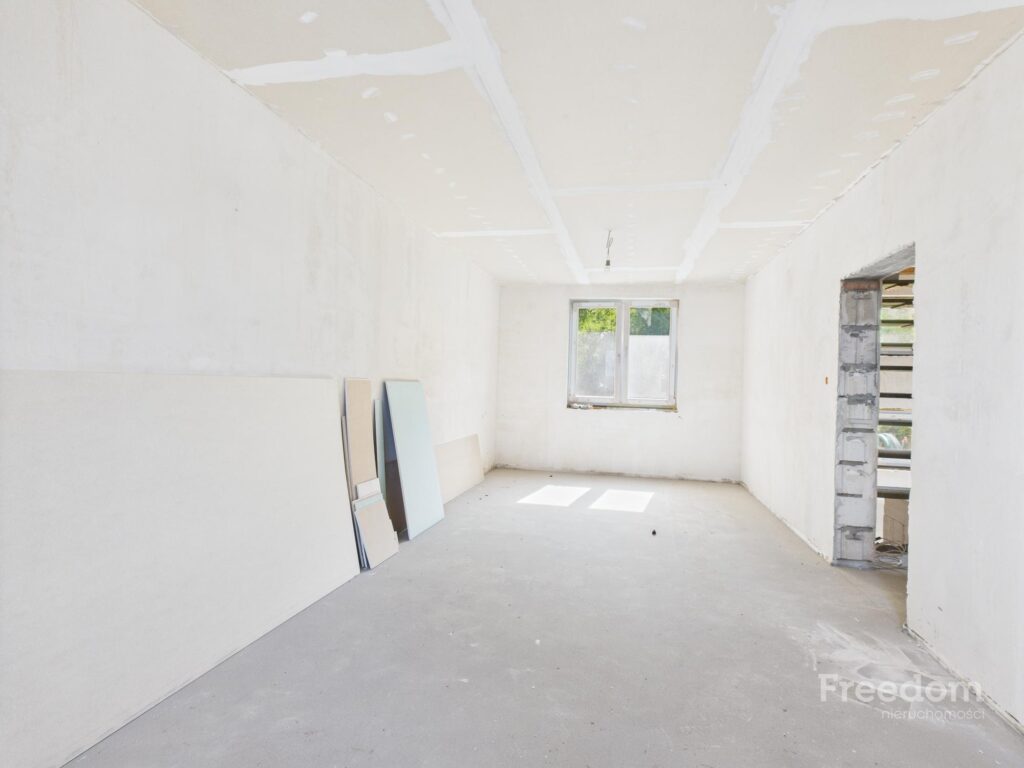 Dom wolnostojący z działką 2214 m2 - zdjęcie 19
