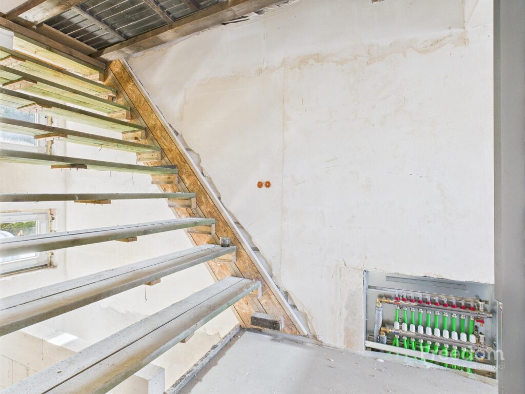 Dom wolnostojący z działką 2214 m2 - zdjęcie 20
