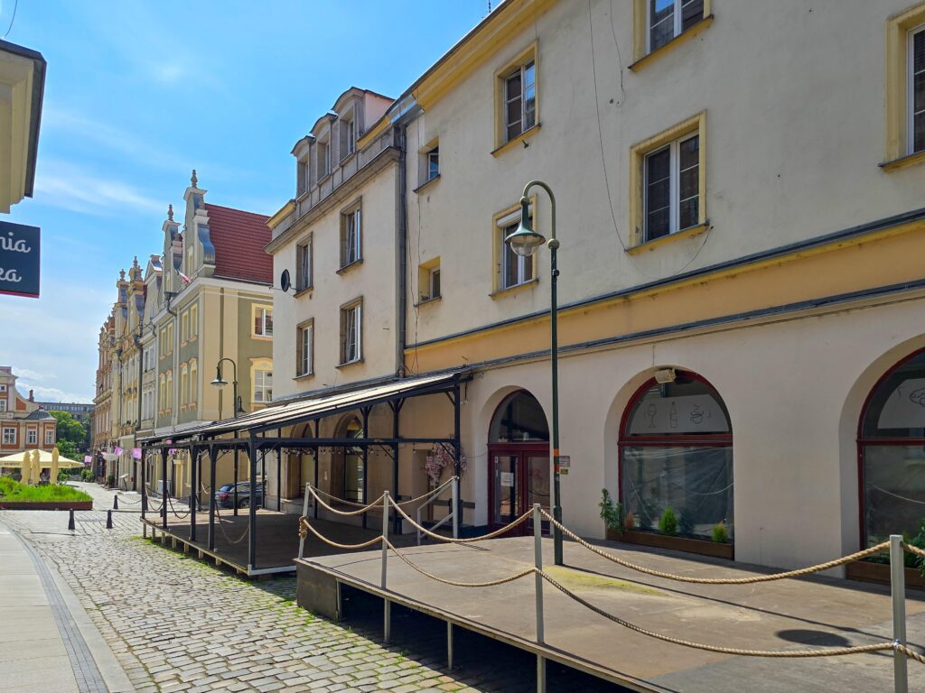 Atrakcyjne 2 pokojowe mieszkanie w centrum Opola - zdjęcie 1