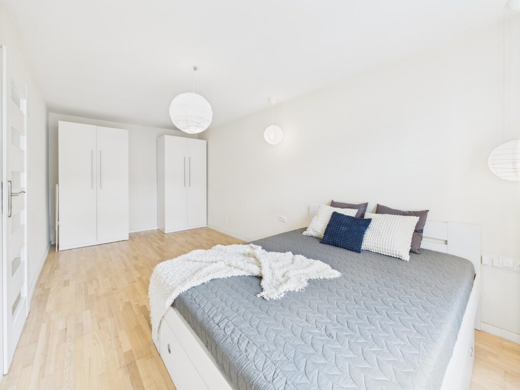 Dwupokojowe mieszkanie w centrum miasta z CO - zdjęcie 1