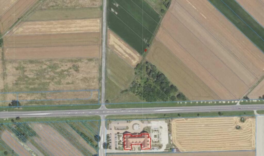 Działka na sprzedaż - zdjęcie 1