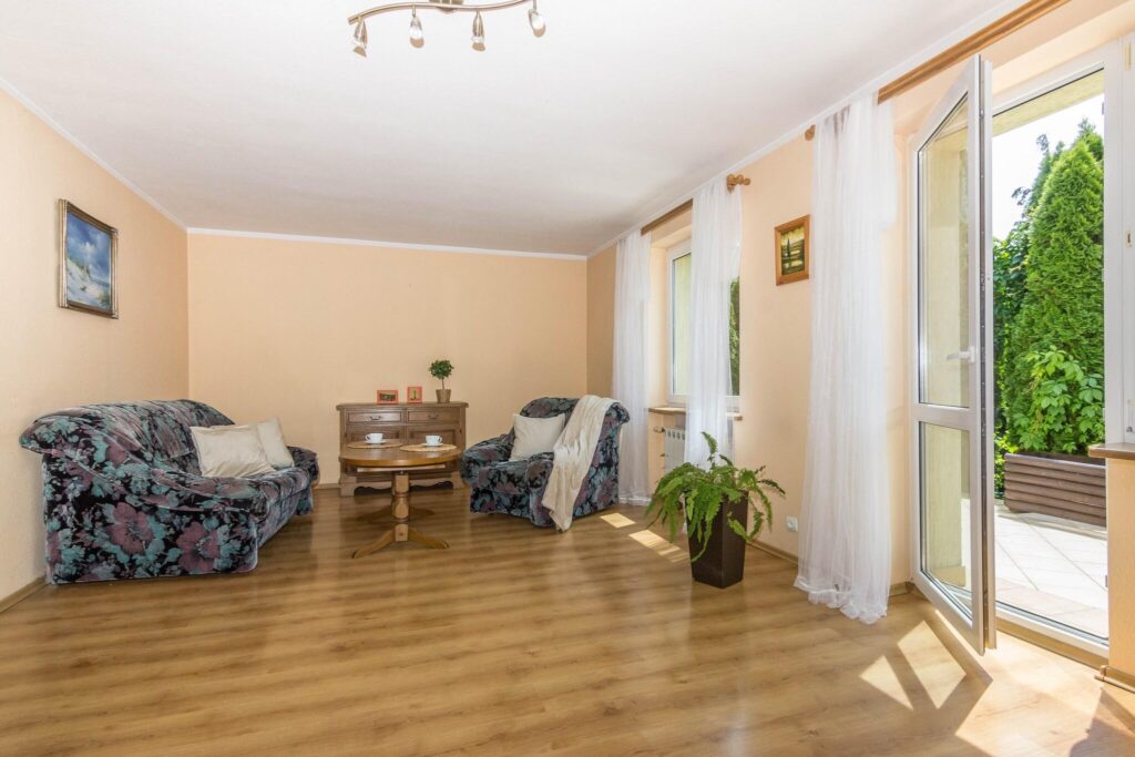 Funkcjonalny dom o pow. 130m2 na działce 388m2 - zdjęcie 4