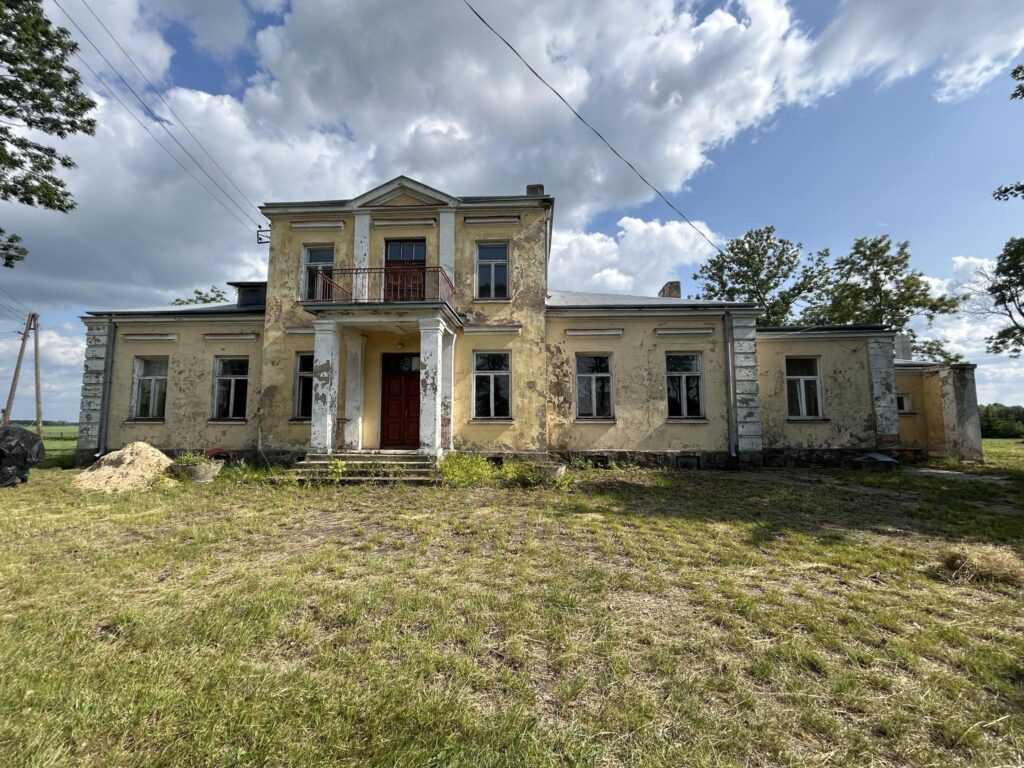 Na sprzedaż nieruchomość w Słuczu gm. Radziłów - zdjęcie 2