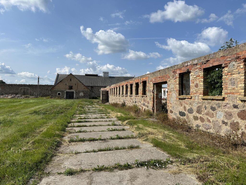 Na sprzedaż nieruchomość w Słuczu gm. Radziłów - zdjęcie 8