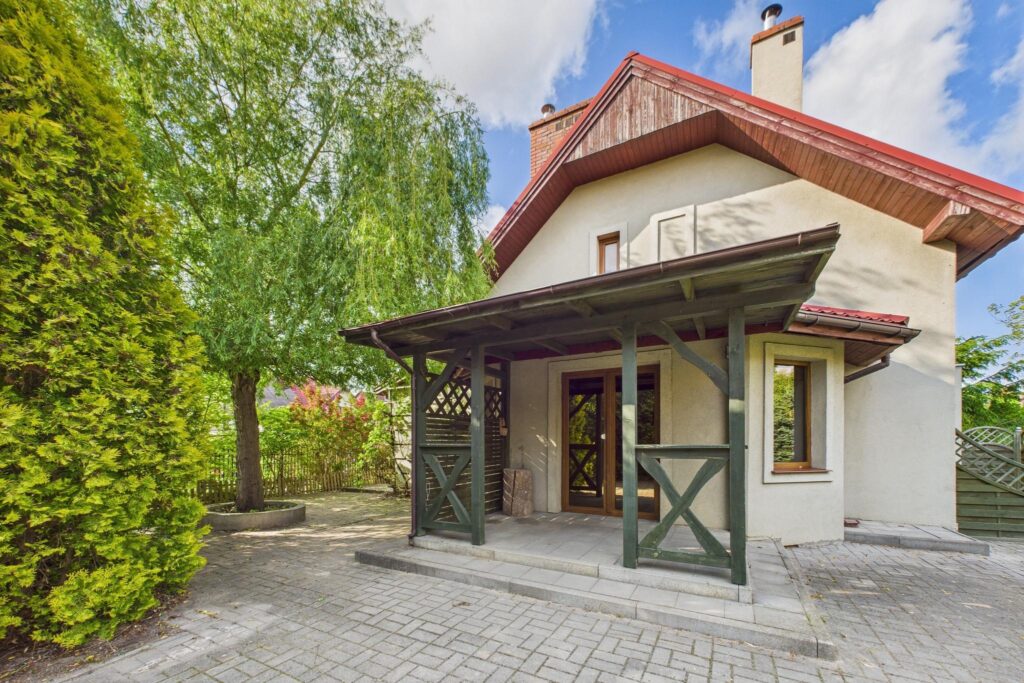 Dom 120m2 z dużą działką, ogrodem i garażem. - zdjęcie 1