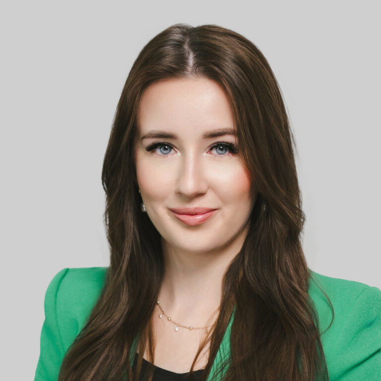 Anna Holweg - Agent Nieruchomości - Freedom