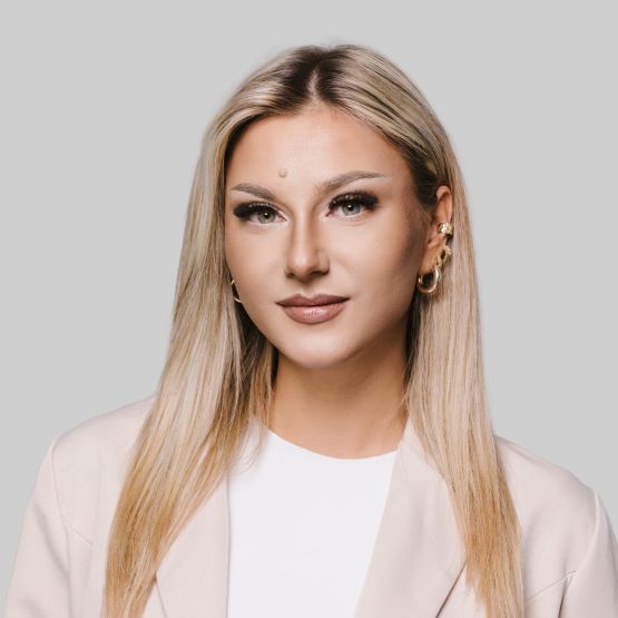 Emilia Lis - Agent Nieruchomości - Freedom