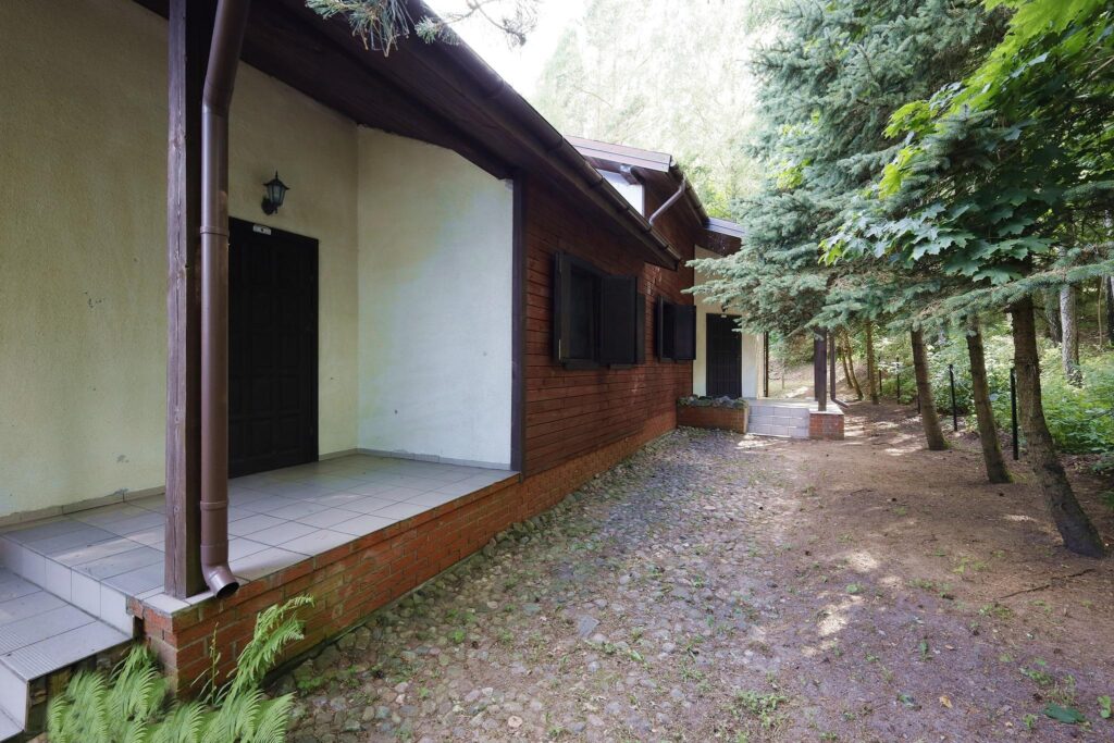 Dom całoroczny nad jeziorem - zdjęcie 22