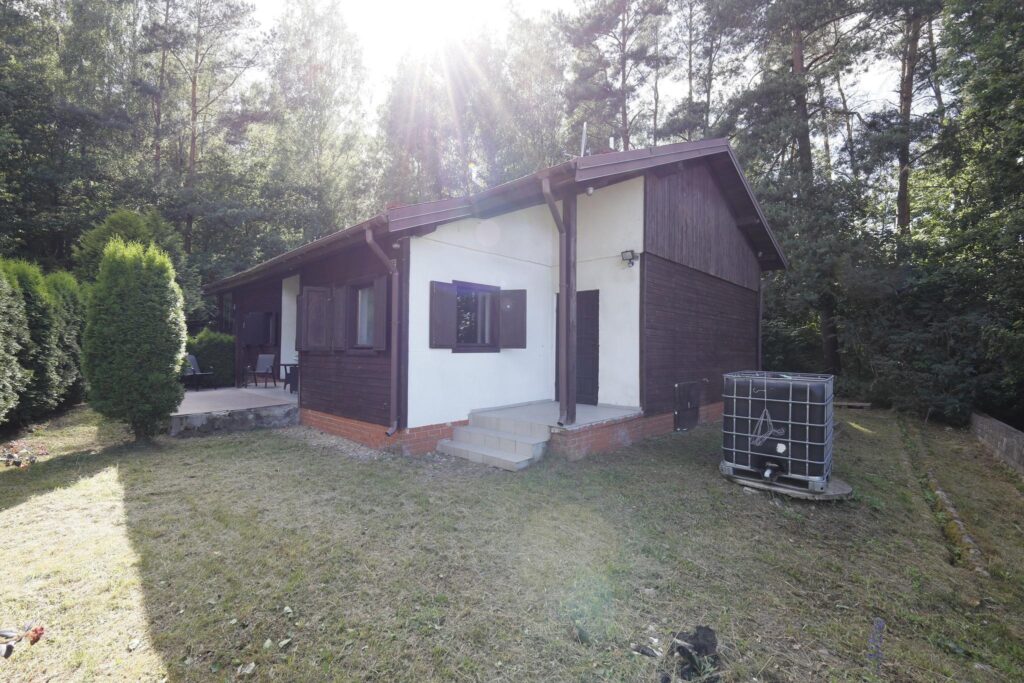 Dom całoroczny nad jeziorem - zdjęcie 21