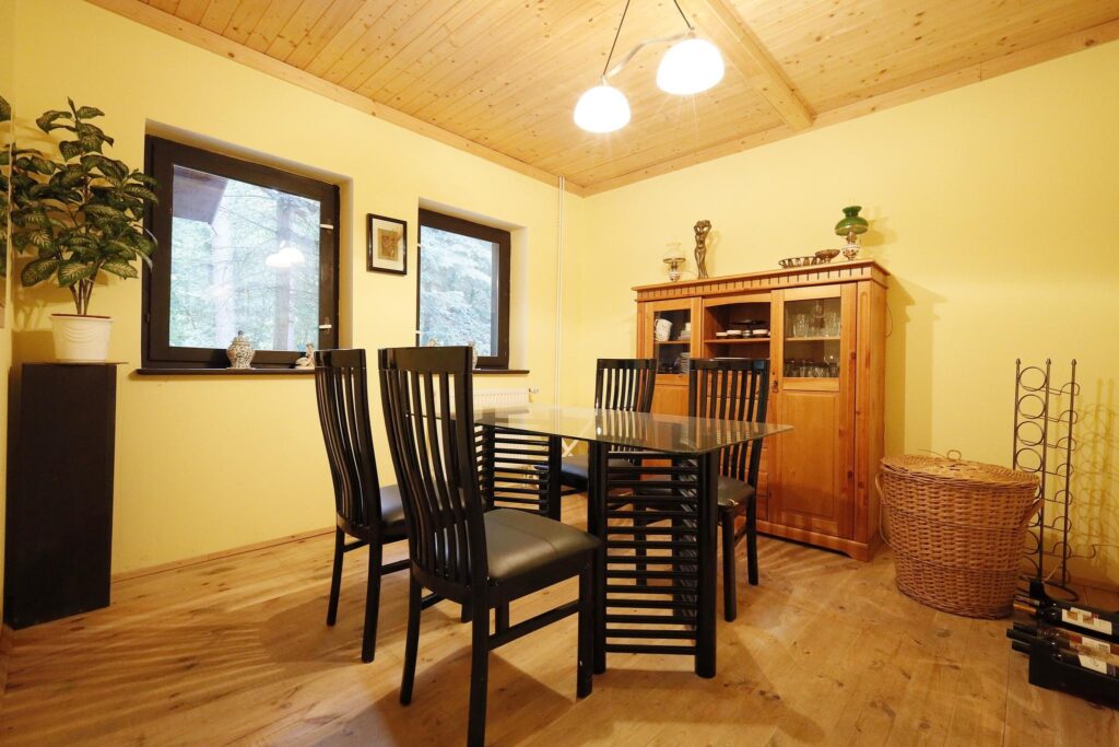 Dom całoroczny nad jeziorem - zdjęcie 11