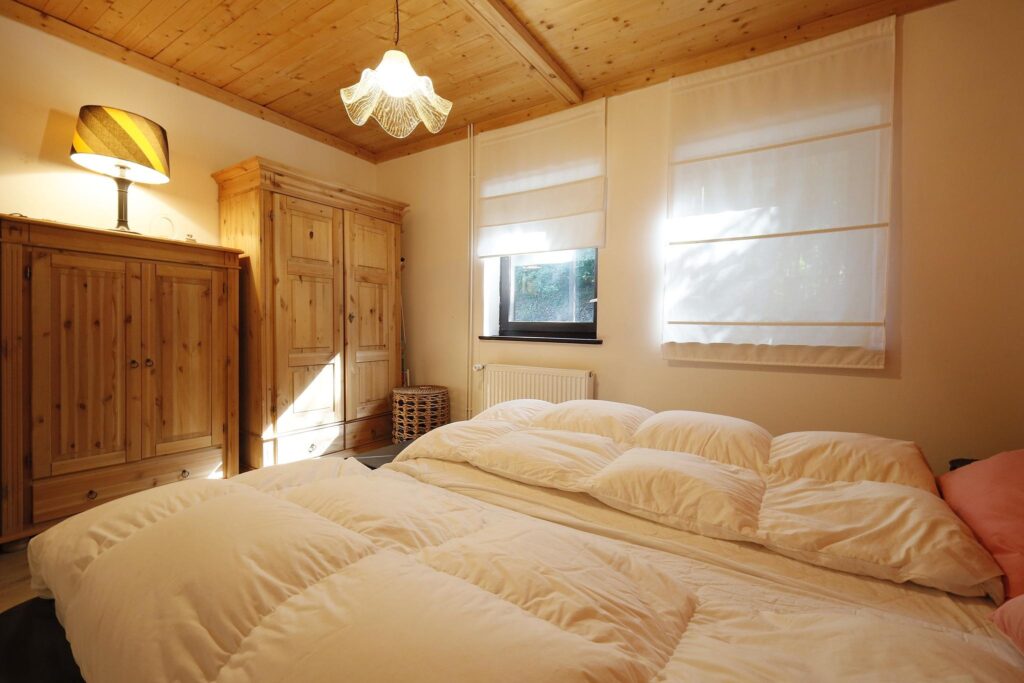 Dom całoroczny nad jeziorem - zdjęcie 8