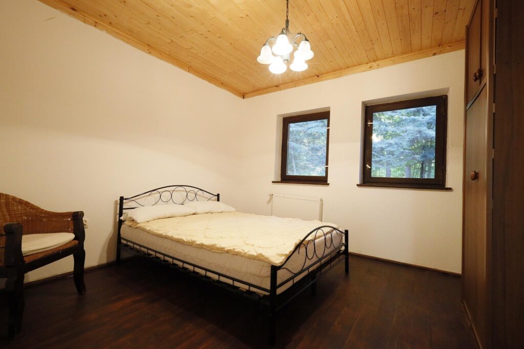 Dom całoroczny nad jeziorem - zdjęcie 13