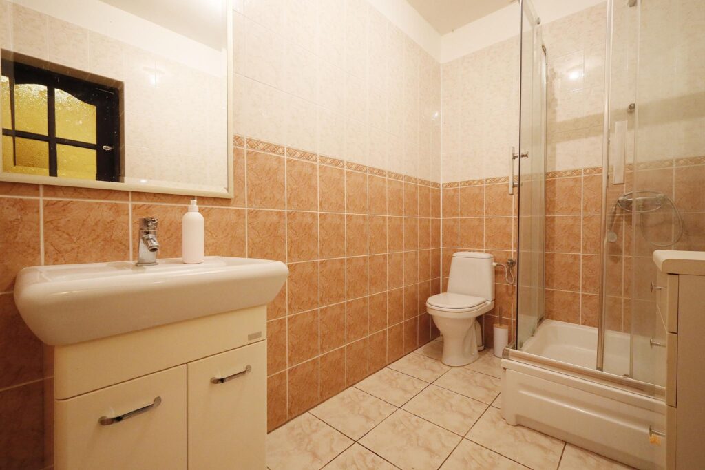 Dom całoroczny nad jeziorem - zdjęcie 35