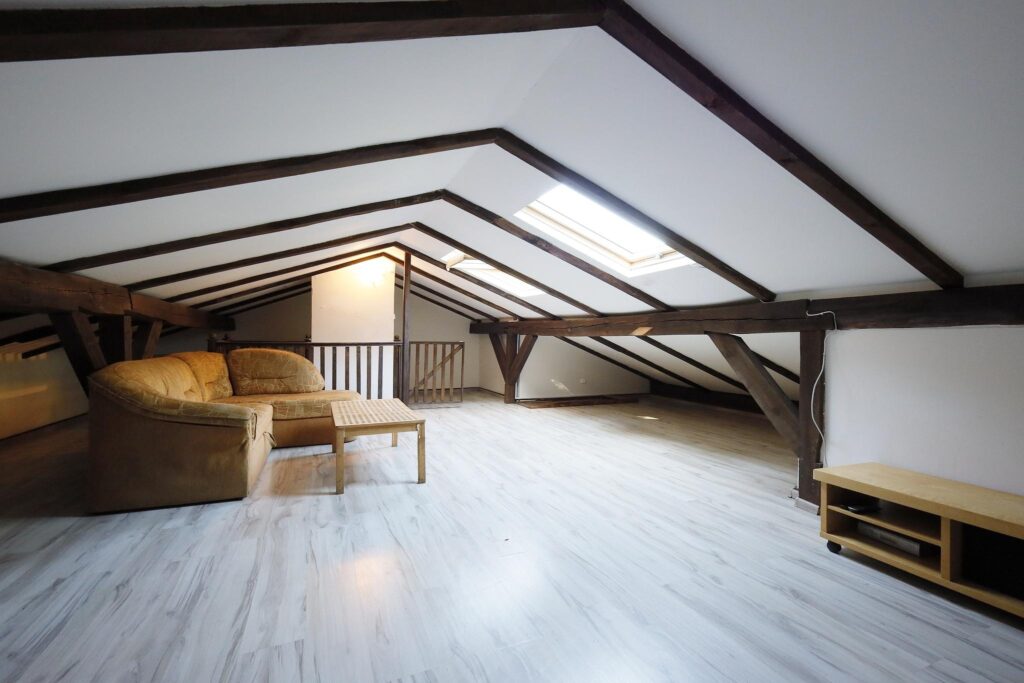 Dom całoroczny nad jeziorem - zdjęcie 16