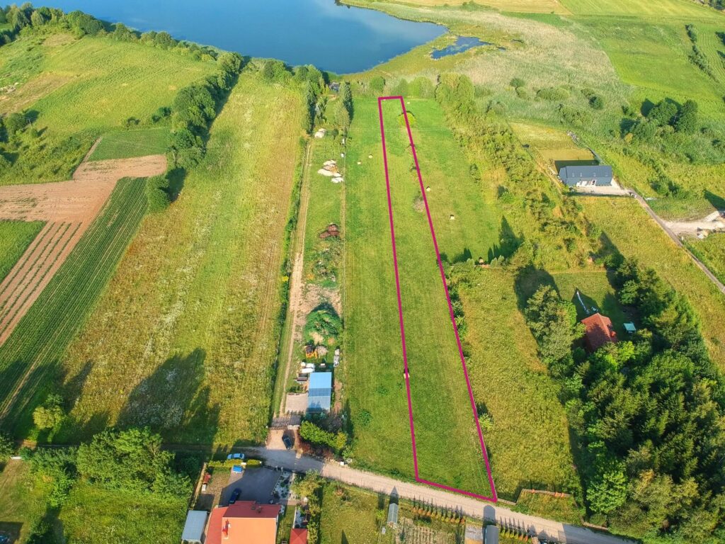 Działka z dostępem do jeziora w Oraczach k. Ełku - zdjęcie 1