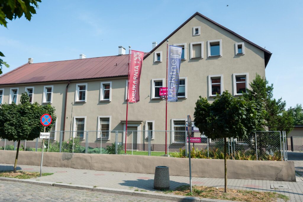 Centrum Gliwic, lokal do wynajęcia, niska cena. - zdjęcie 1