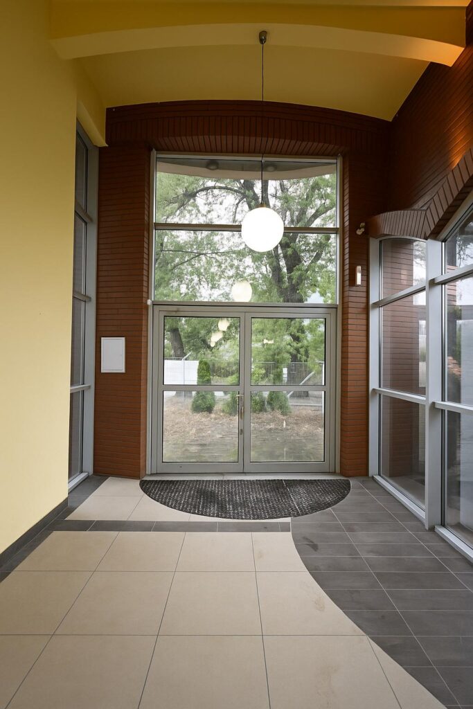 Lokal handlowo-usługowy w centrum miasta - zdjęcie 6