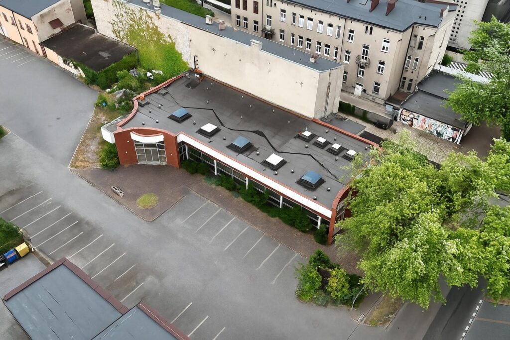 Kompleks magazynowo-biurowy w centrum miasta - zdjęcie 8