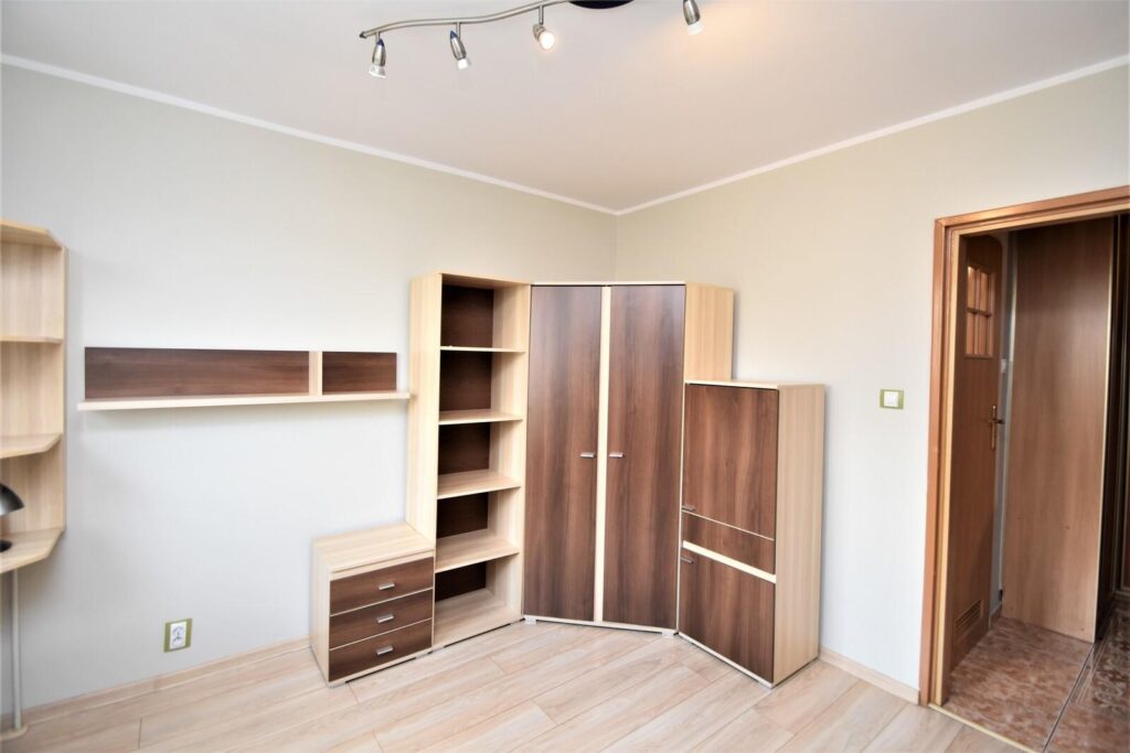 Na wynajem - 3 pokojowe mieszkanie - zdjęcie 14