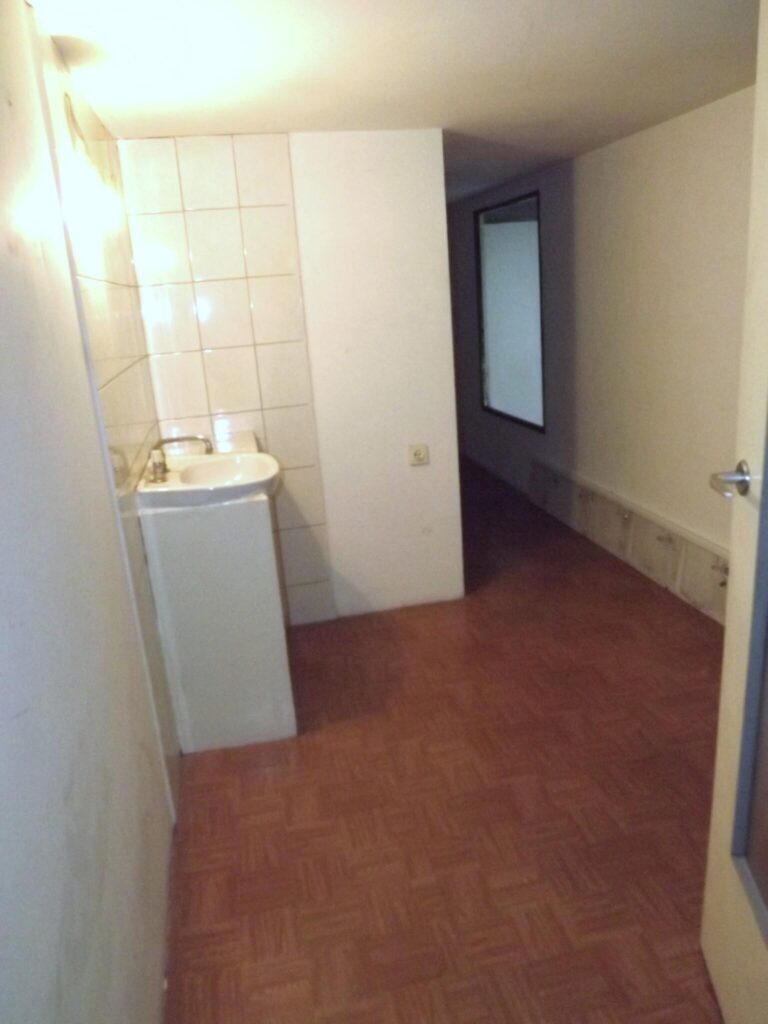 Dwa lokale użytkowe w Olsztynku z potencjałem - zdjęcie 17