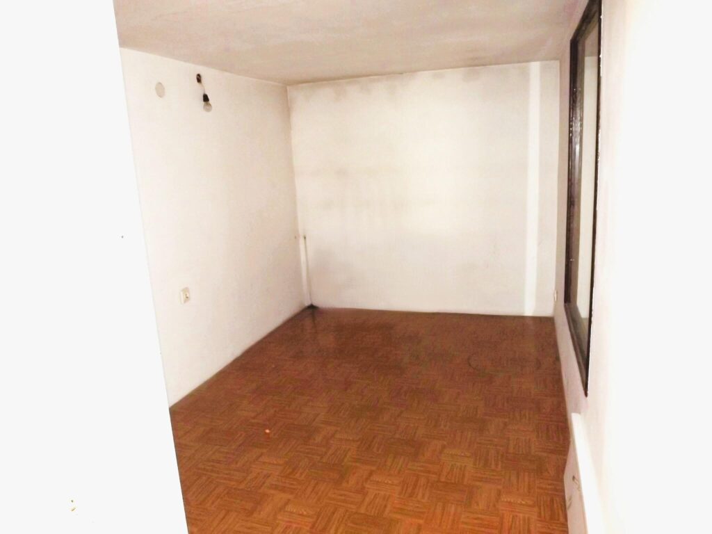 Dwa lokale użytkowe w Olsztynku z potencjałem - zdjęcie 18