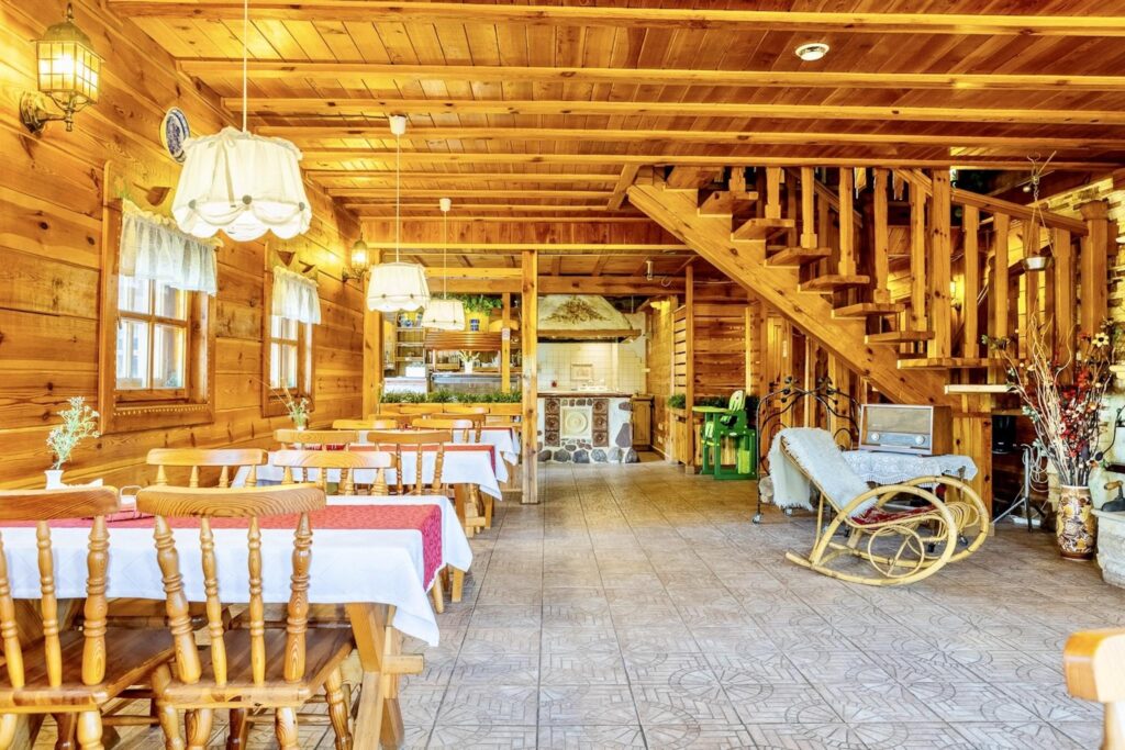 Działka zabudowana budynkiem drewnianym - zdjęcie 32