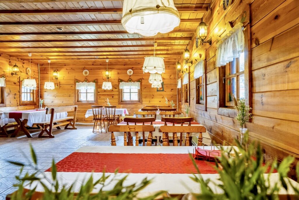 Działka zabudowana budynkiem drewnianym - zdjęcie 40
