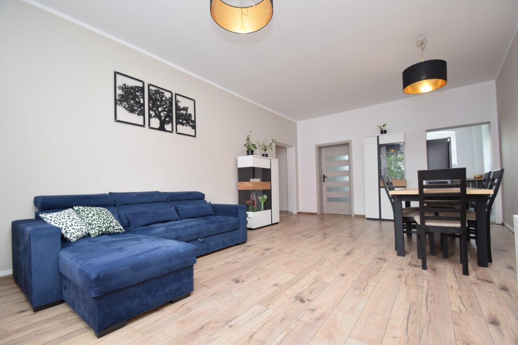 Rozkładowe 81 m² po remoncie – Lewin Brzeski - zdjęcie 1