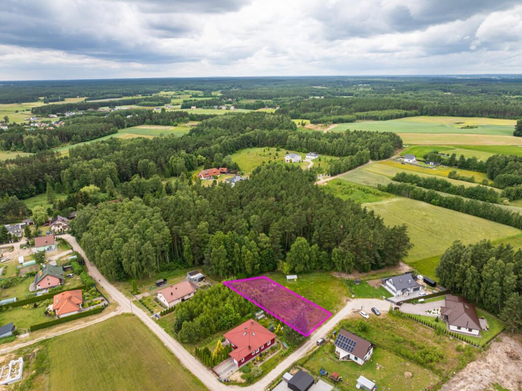 Działka z wejściem do lasu - zdjęcie 1