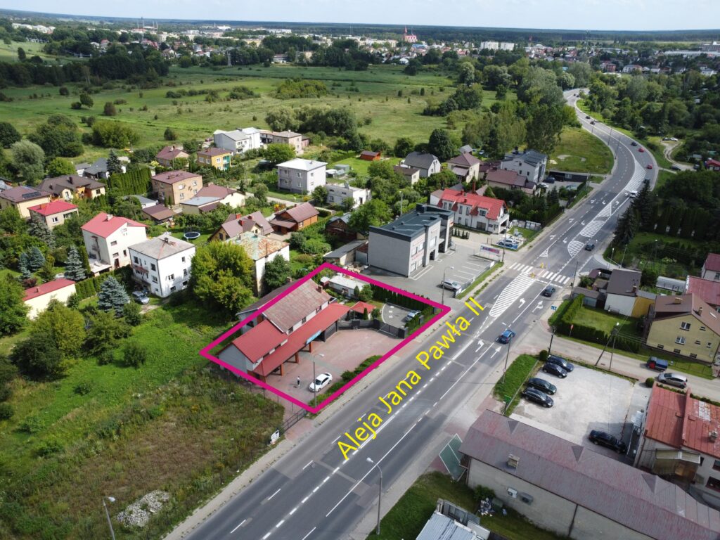 Dom z częściową użytkową Al. Jana Pawła II - zdjęcie 1