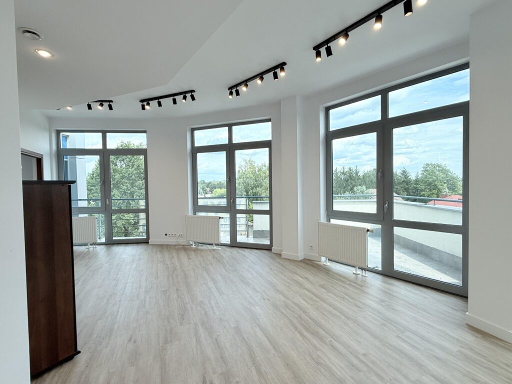 Lokal Warszawa Wesoła 152 m2 przy obwodnicy - zdjęcie 3