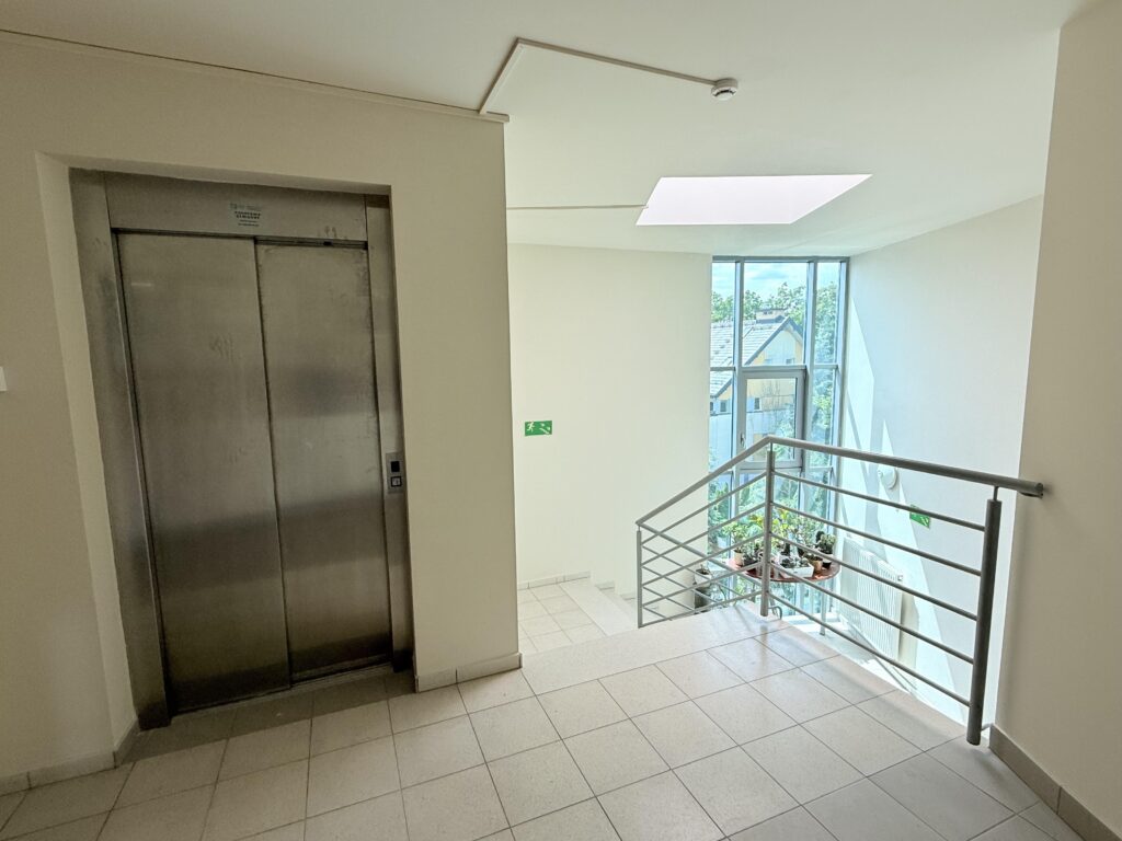 Lokal Warszawa Wesoła 152 m2 przy obwodnicy - zdjęcie 10
