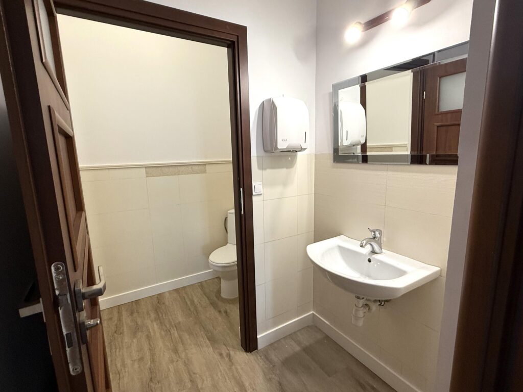 Lokal Warszawa Wesoła 152 m2 przy obwodnicy - zdjęcie 9