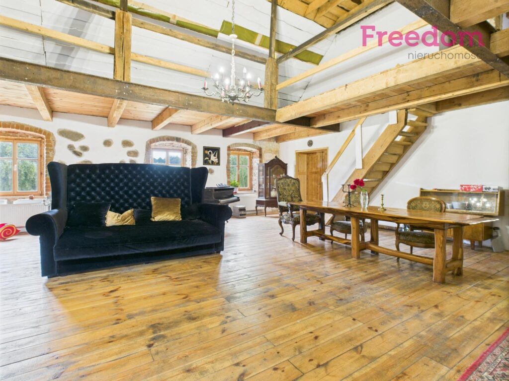 Stylowe siedlisko z duszą i historią - zdjęcie 2