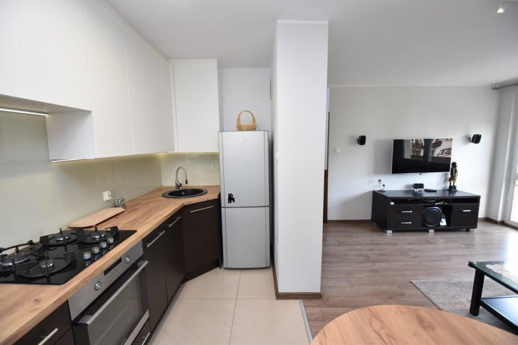 Do wynajęcia 3 pokoje, II piętro w bloku z balkone - zdjęcie 1