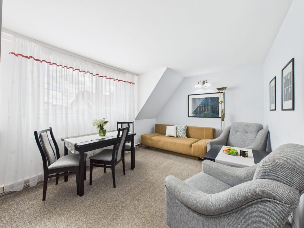 Klimatyczne mieszkanie na sprzedaż w Ornecie - zdjęcie 1