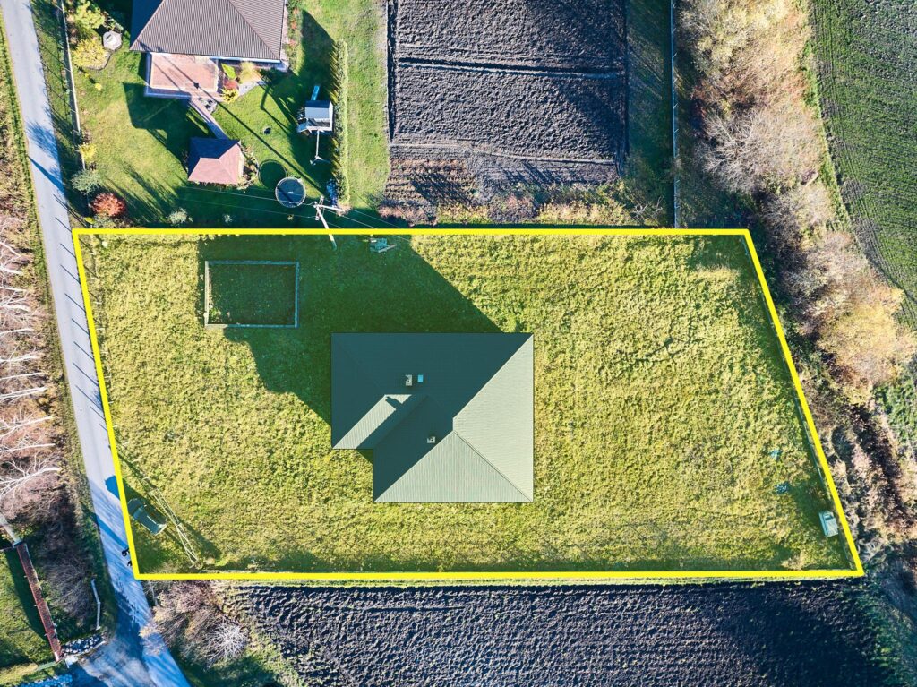 Dom parterowy do wykończenia w Brzeźnie - zdjęcie 1