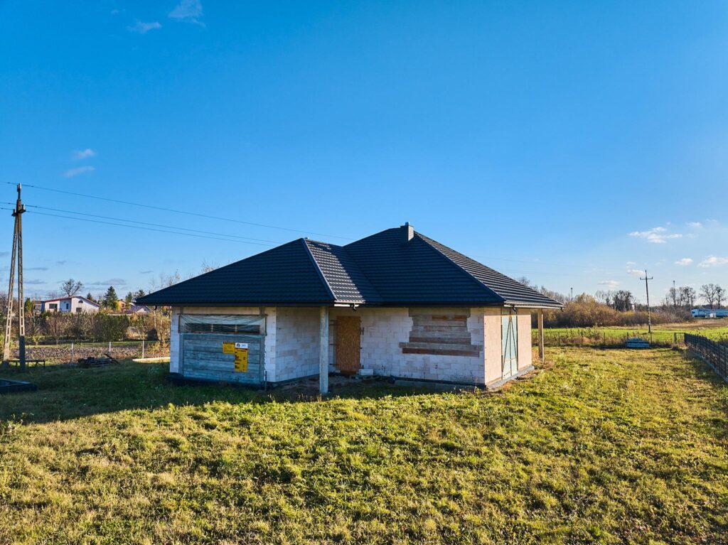 Dom parterowy do wykończenia w Brzeźnie - zdjęcie 5